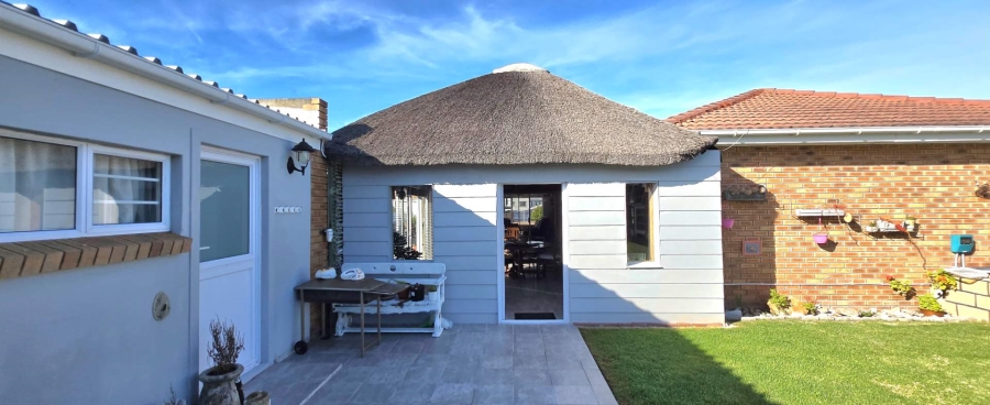 4 Bedroom Property for Sale in Franskraal Western Cape